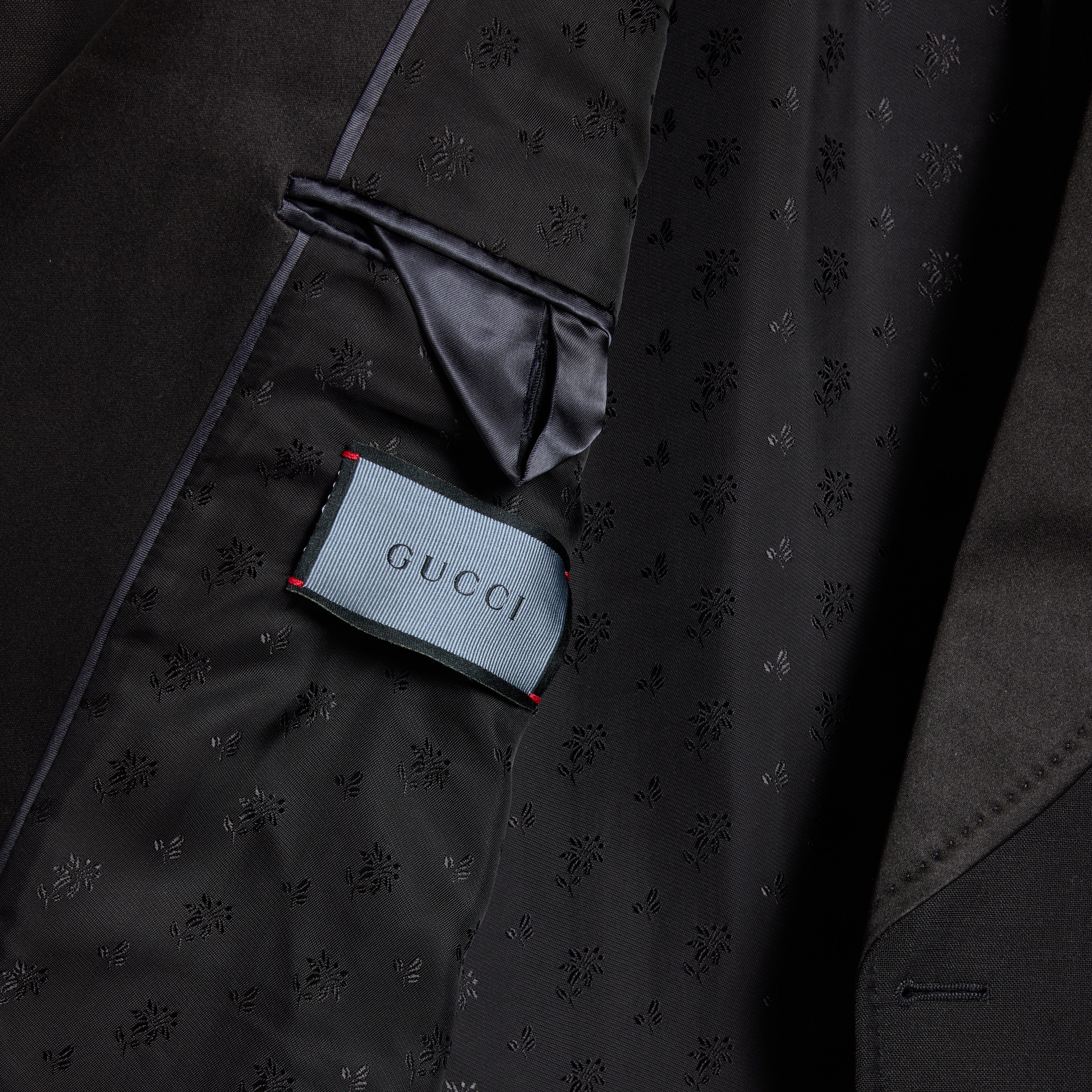 superfleamarket-Leonardo_DiCaprio_worn_Gotham-Awards_2023_NYC_Gucci_Custom_tuxedo_blazer_pants_shirt_set_black_auction(7) (1)